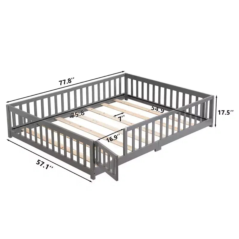 Letto a Pavimento Full Size con Porta, Struttura in Legno Massello con Recinzione, Adatto per Bambini, Legno di Pino, Grigio