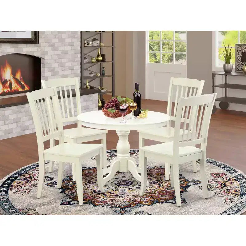 Tavolo da pranzo 5 pezzi con piano in legno massello finitura noce e 4 sedie Parson