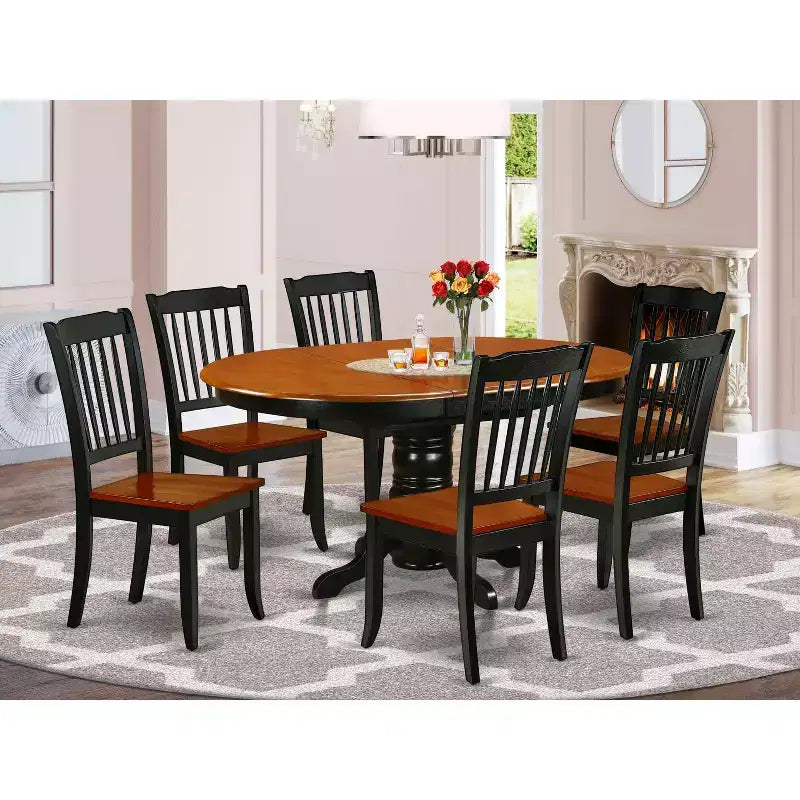 Tavolo da pranzo ovale a 7 pezzi con piano in legno massello con finitura nera e color ciliegio e 6 sedie con schienale a doghe